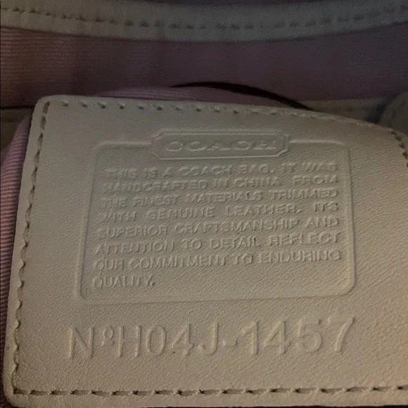 SOHO Coach Pink and Cream Signature Canvas Shoulder Bag with Gold Hardware - Picture 7 of 10